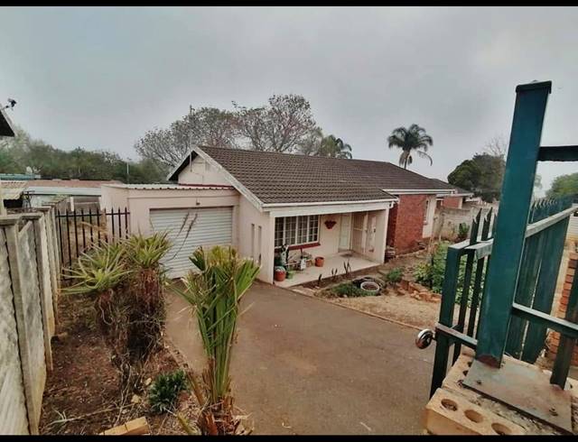 3 BEDROOM TOWNHOUSE FOR SALE IN LINCOLN MEADE